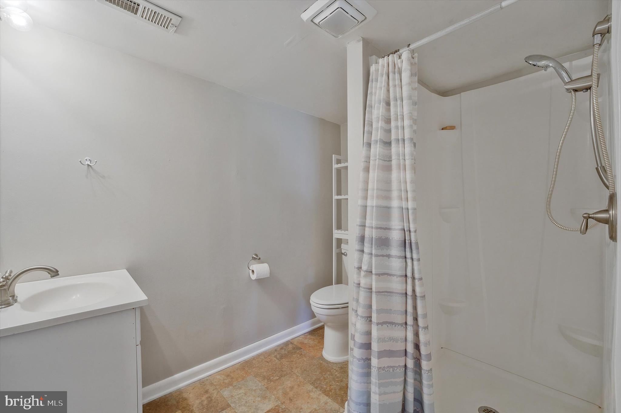 8022 Apples Church Road Thurmont, MD 21788 - Photo 29 of 47 Full bath