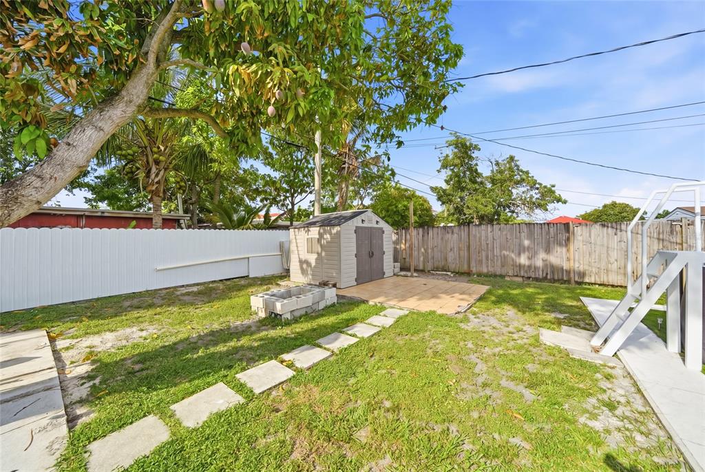 465 East 38th Street Hialeah, FL 33013 - Photo 28 of 40