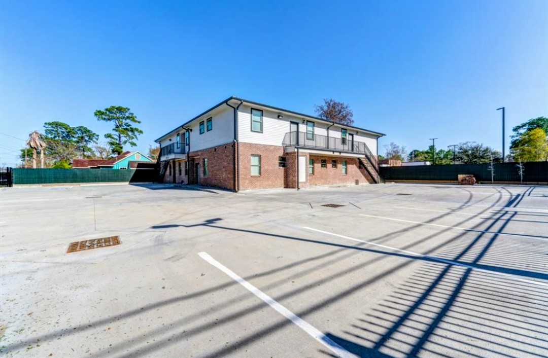 2906 Berry Road, Unit 2 Houston, TX 77093 - Photo 1 of 12 Gallery Image 1