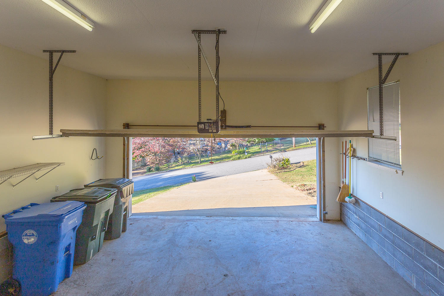 1501 Ridge Point Road Hixson, TN 37343 - Photo 39 of 40 1501 Ridge Point-29