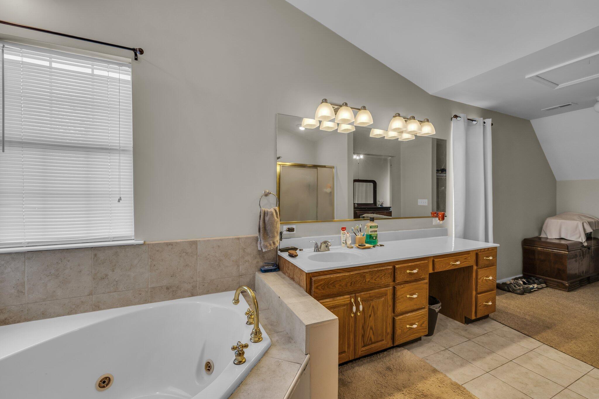 64 Warren Street Rossville, GA 30741 - Photo 19 of 27 Primary Bathroom