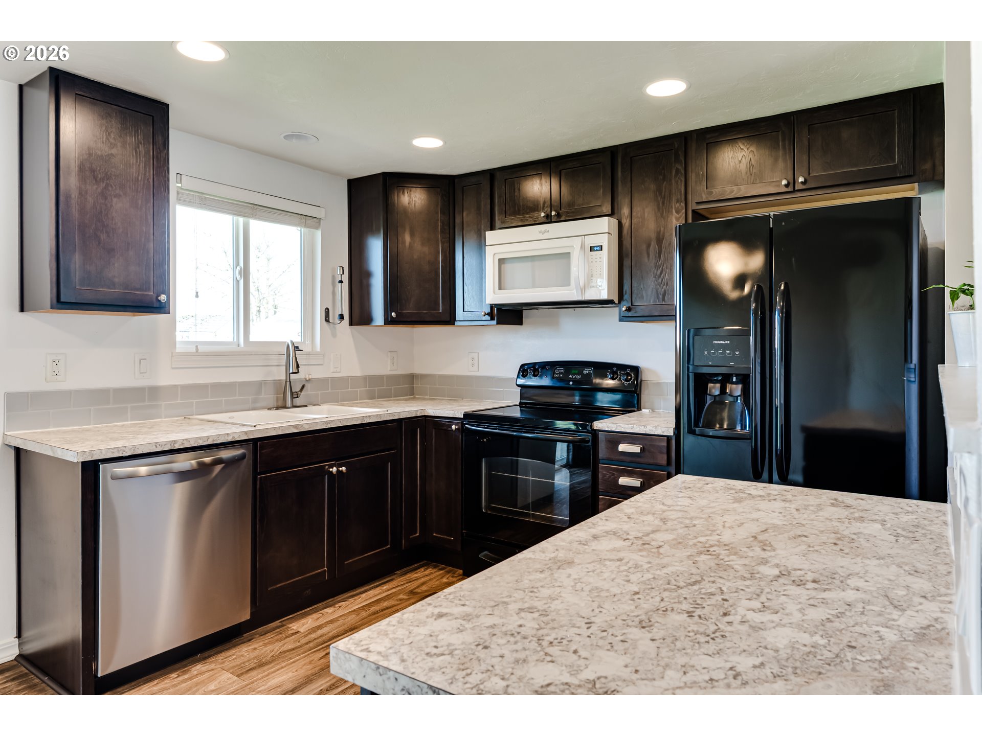 432 40th Street Springfield, OR 97478 - Photo 7 of 26