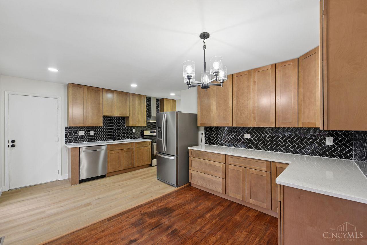 357 Meadowcrest Road Cincinnati, OH 45231 - Photo 13 of 61