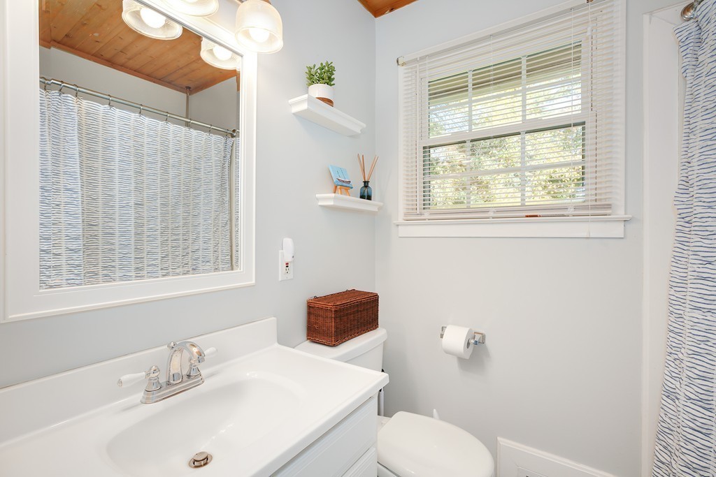 10 Robin Road Westborough, MA 01581 - Photo 18 of 25 Gallery Image 18