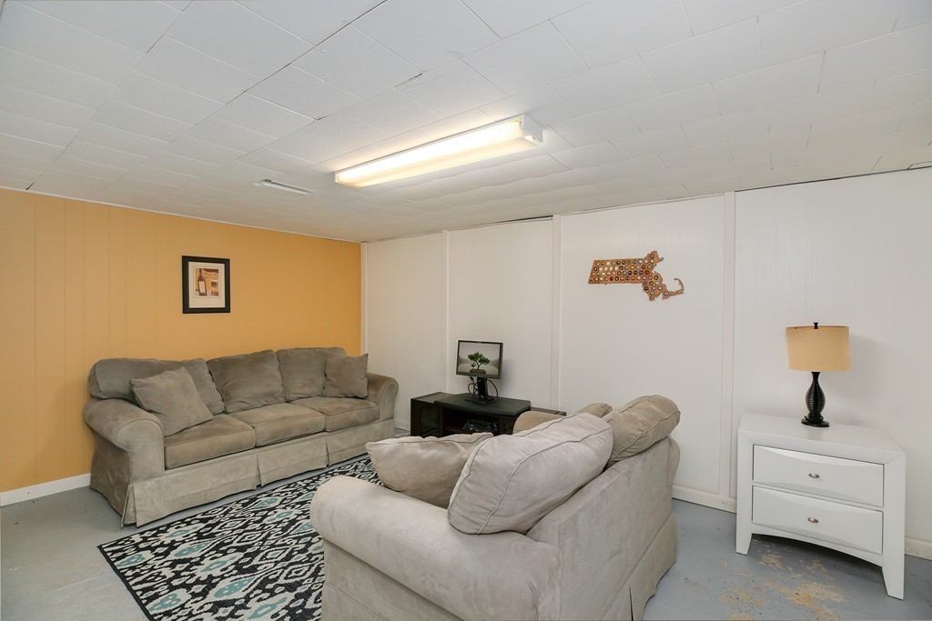 10 Robin Road Westborough, MA 01581 - Photo 19 of 25 Gallery Image 19