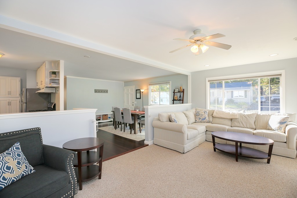 10 Robin Road Westborough, MA 01581 - Photo 3 of 25 Gallery Image 3
