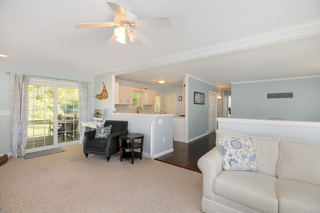 10 Robin Road Westborough, MA 01581 - Photo 4 of 25 Gallery Image 4