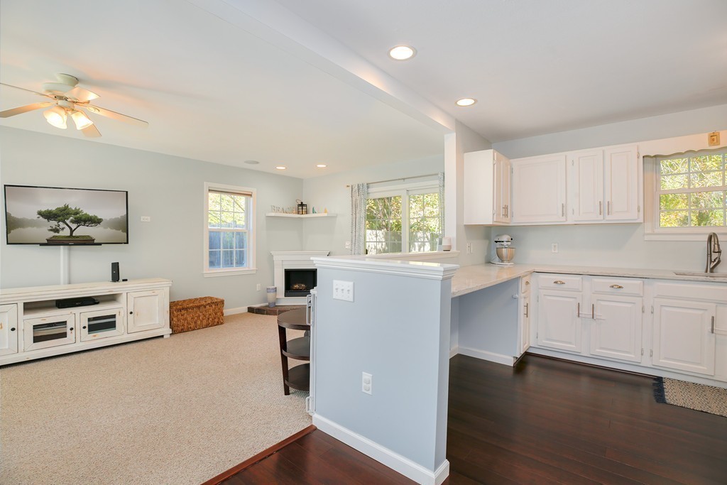 10 Robin Road Westborough, MA 01581 - Photo 8 of 25 Gallery Image 8