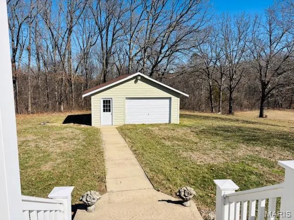 $743,900 | 207 Center Point Road, Steelville, MO 65565