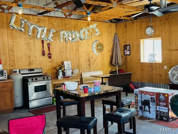 $743,900 | 207 Center Point Road, Steelville, MO 65565