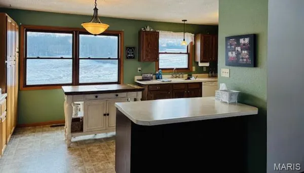 $743,900 | 207 Center Point Road, Steelville, MO 65565
