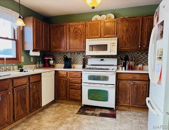 $743,900 | 207 Center Point Road, Steelville, MO 65565