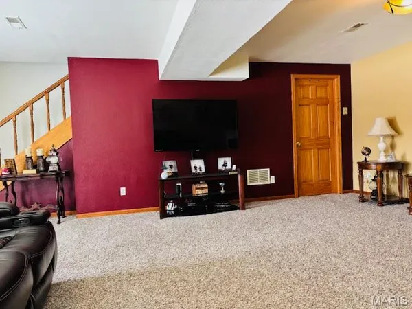 $743,900 | 207 Center Point Road, Steelville, MO 65565