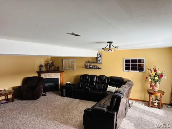 $743,900 | 207 Center Point Road, Steelville, MO 65565