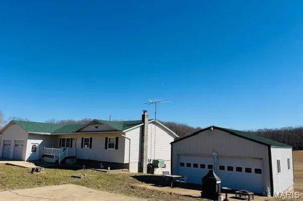 $743,900 | 207 Center Point Road, Steelville, MO 65565
