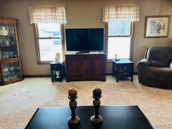 $743,900 | 207 Center Point Road, Steelville, MO 65565