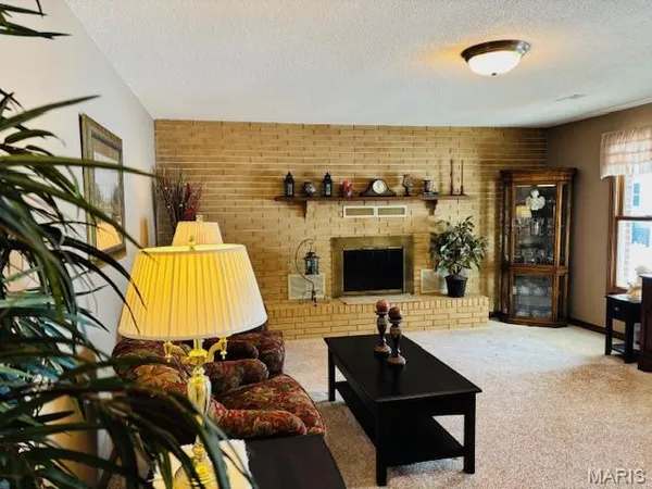 $743,900 | 207 Center Point Road, Steelville, MO 65565