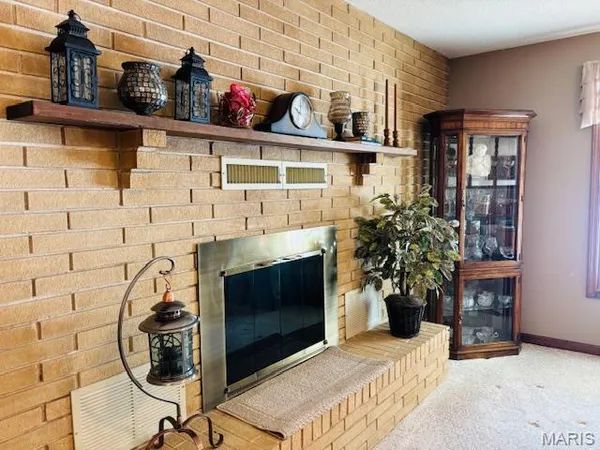$743,900 | 207 Center Point Road, Steelville, MO 65565