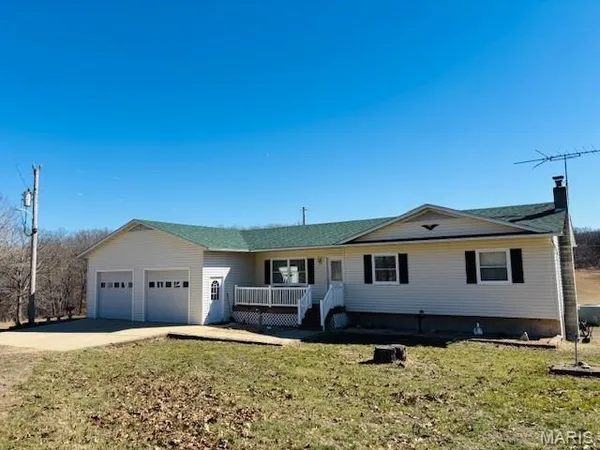 $743,900 | 207 Center Point Road, Steelville, MO 65565