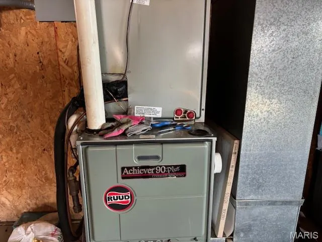 $749,900 | 207 Center Point Road, Steelville, MO 65565