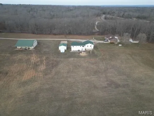 $743,900 | 207 Center Point Road, Steelville, MO 65565
