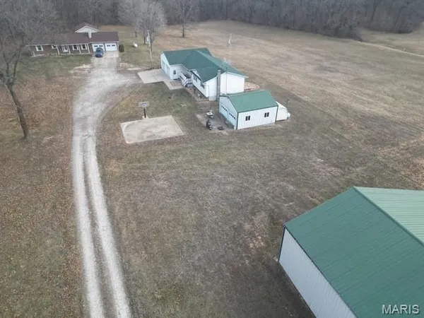 $743,900 | 207 Center Point Road, Steelville, MO 65565
