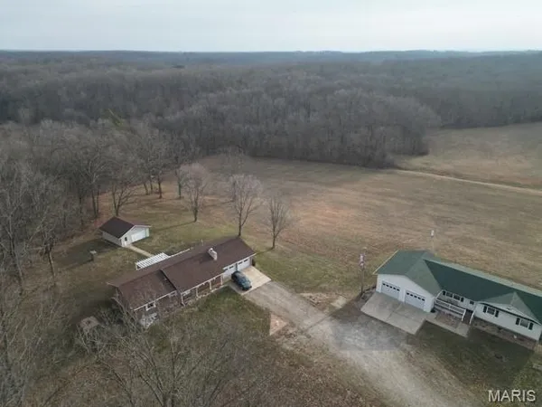 $743,900 | 207 Center Point Road, Steelville, MO 65565