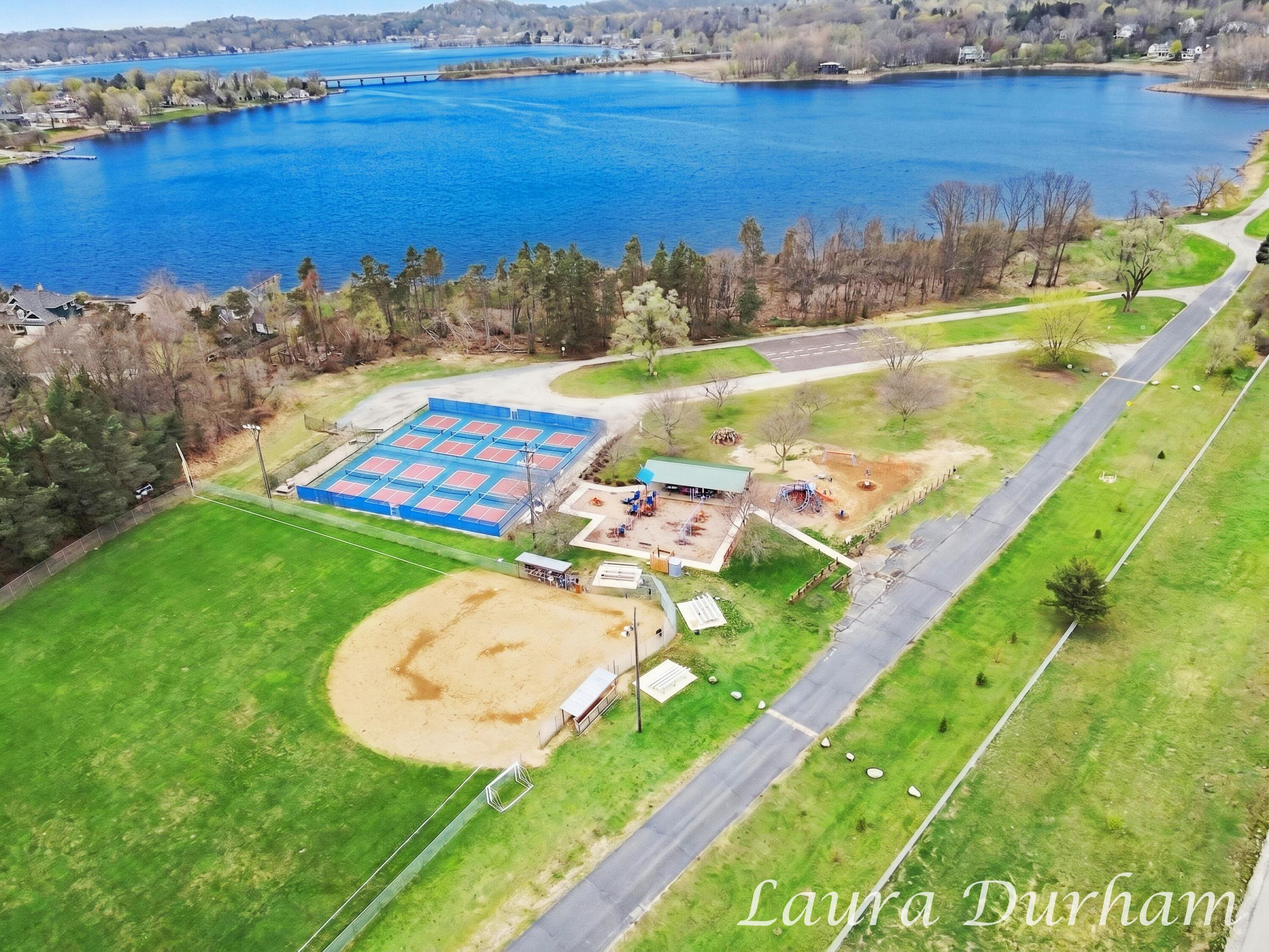 289 Crest Douglas, MI 49406 - Photo 13 of 17 LJD029_durham-5_253