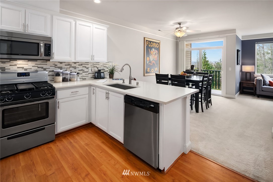 4775 Shattuck Avenue South, Unit D103 Renton, WA 98055 - Photo 3 of 25 Gallery Image 3