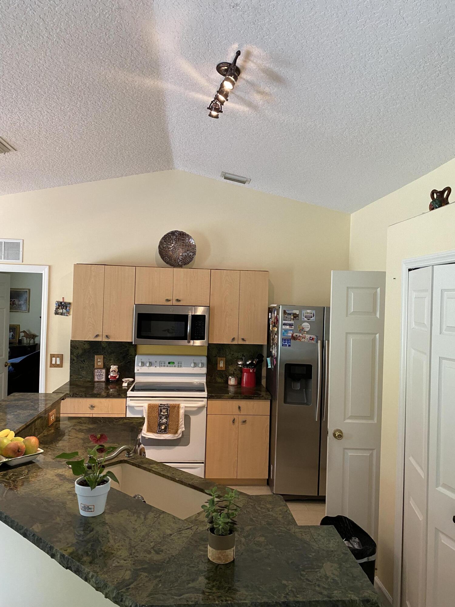 501 Northwest Selvitz Road Port St. Lucie, FL 34983 - Photo 4 of 41 IMG_0790