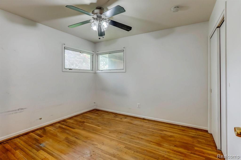 29531 Fall River Road Southfield, MI 48076 - Photo 14 of 25