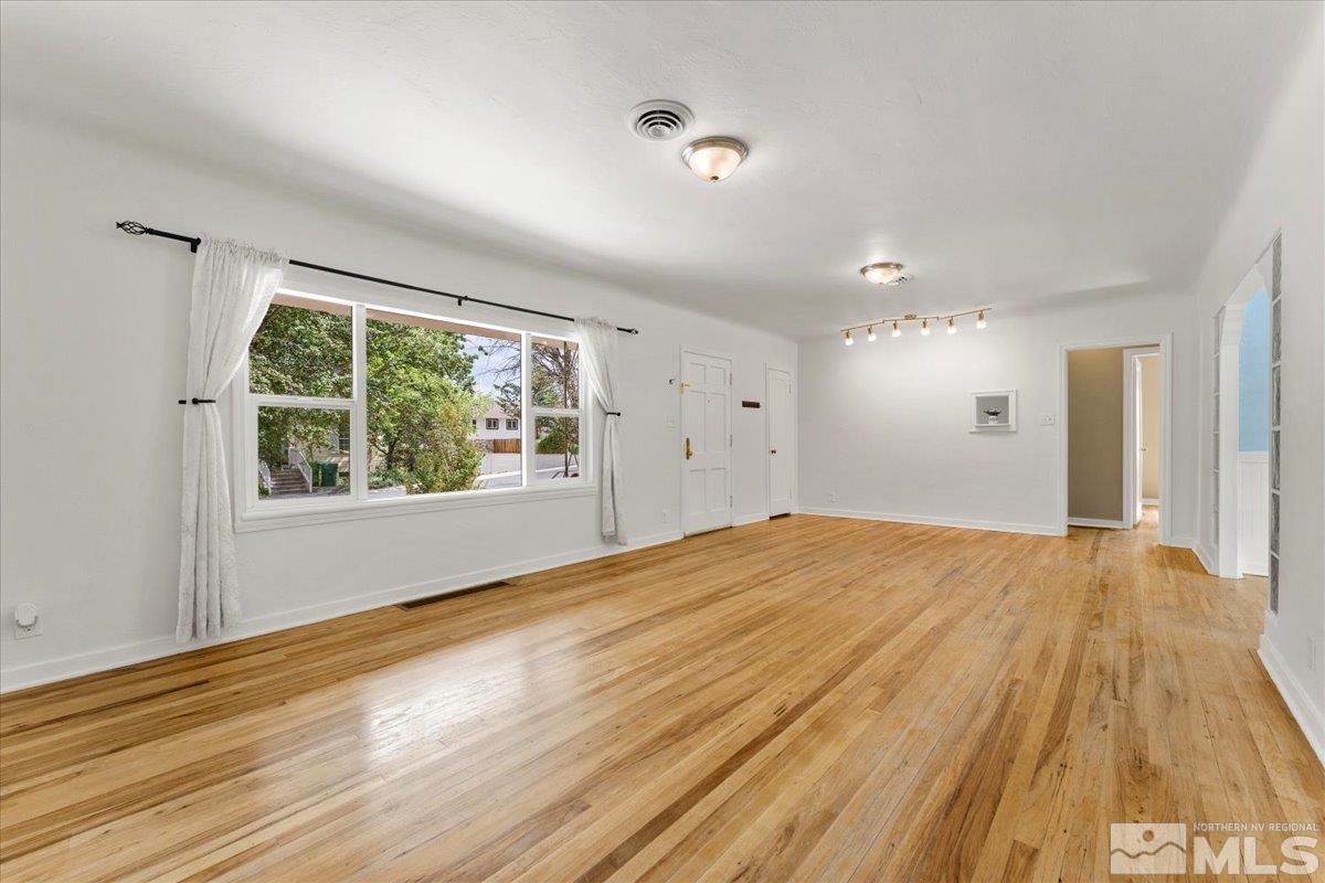 476 Ardmore Drive Reno, NV 89509 - Photo 8 of 39 Photo 8