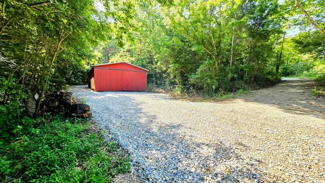 $679,900 | 6400 East Prong, Madison, IN 47250