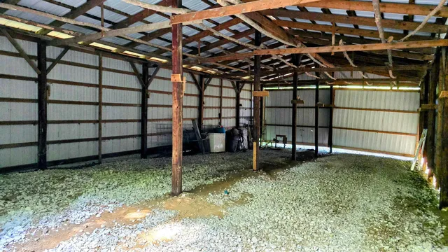 $679,900 | 6400 East Prong, Madison, IN 47250