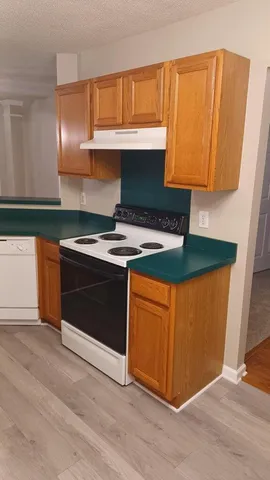 $1,700 | 108 Dupont Way, Summerville, SC 29485