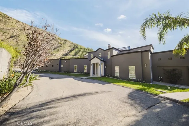 $3,000,000 | 2004 East Glenallen Lane, Altadena, CA 91001