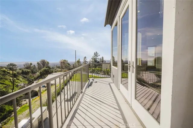 $3,000,000 | 2004 East Glenallen Lane, Altadena, CA 91001