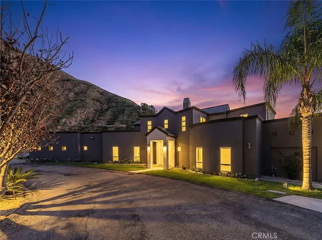 $3,000,000 | 2004 East Glenallen Lane, Altadena, CA 91001