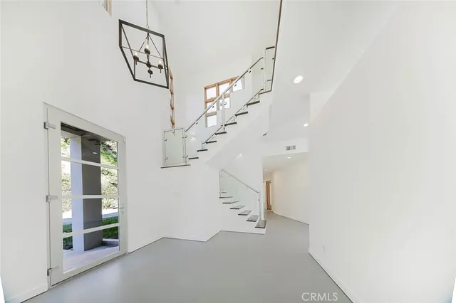 $3,000,000 | 2004 East Glenallen Lane, Altadena, CA 91001