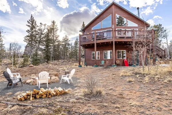 a view of empty room with windows