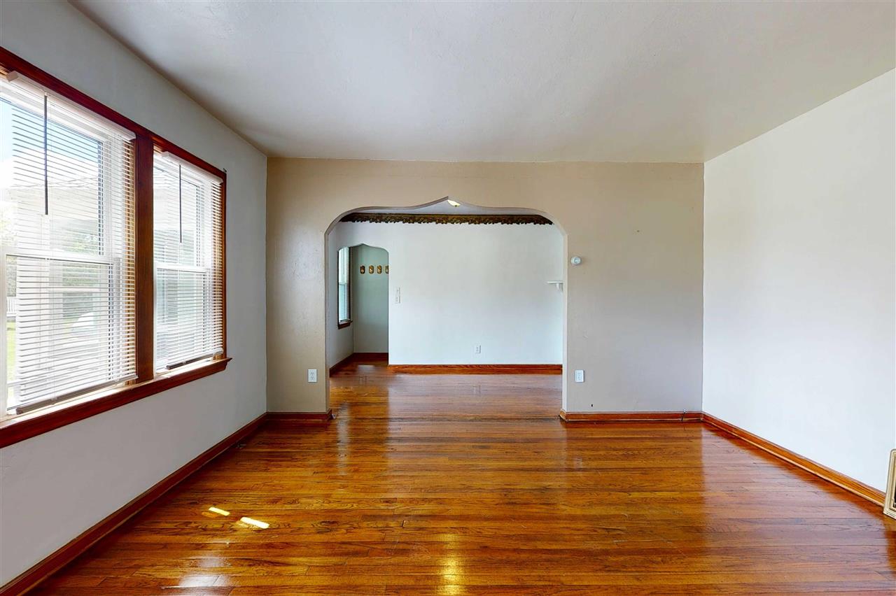 2104 South Genesee Road Burton, MI 48519 - Photo 5 of 27
