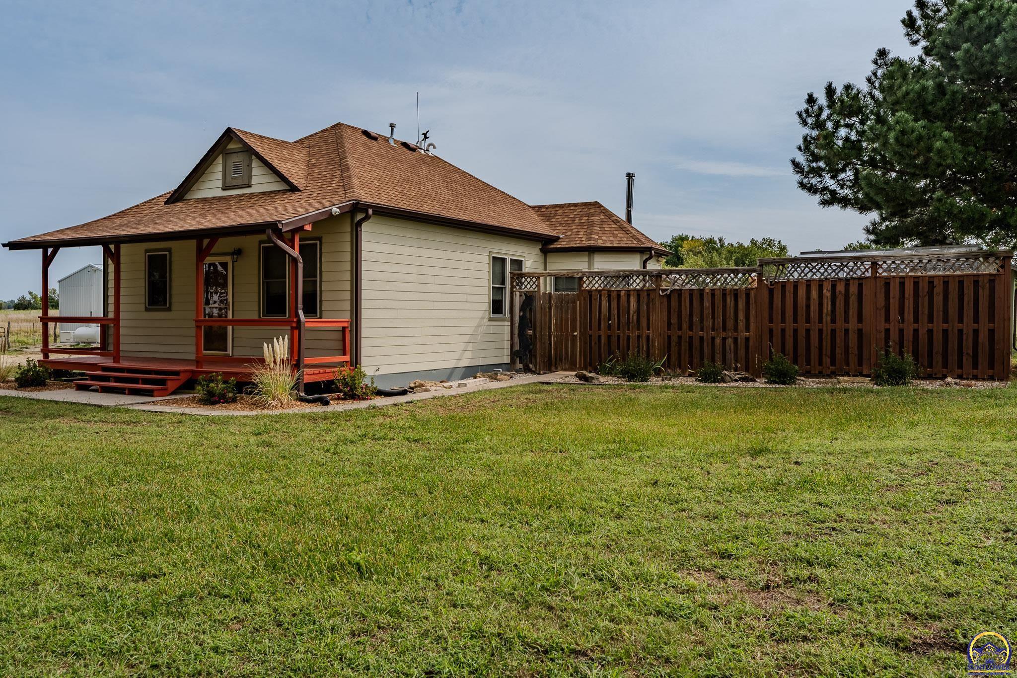 7855 Onaga Road Belvue, KS 66407 - Photo 8 of 33 Gallery Image 8