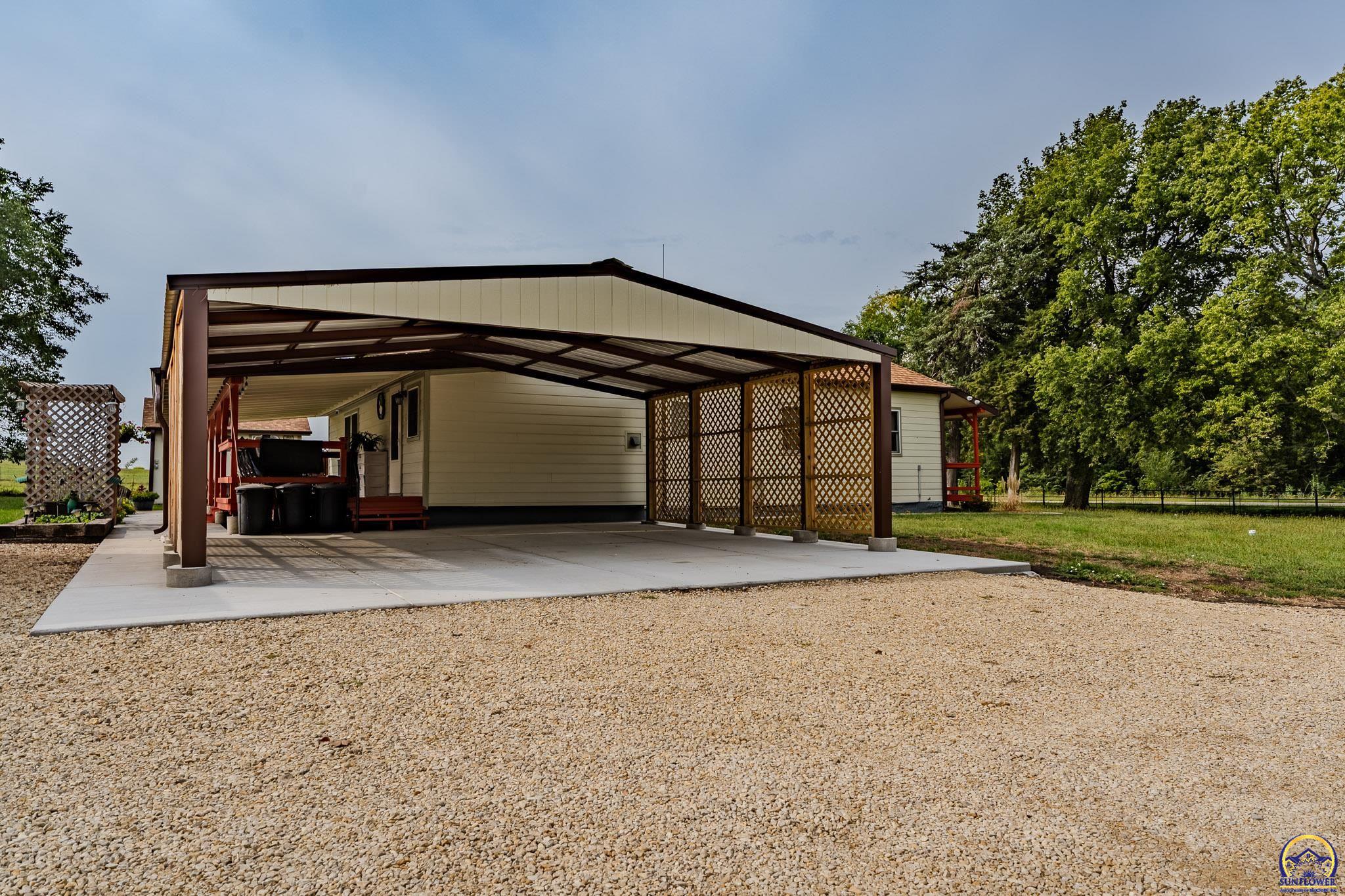 7855 Onaga Road Belvue, KS 66407 - Photo 10 of 33 Gallery Image 10