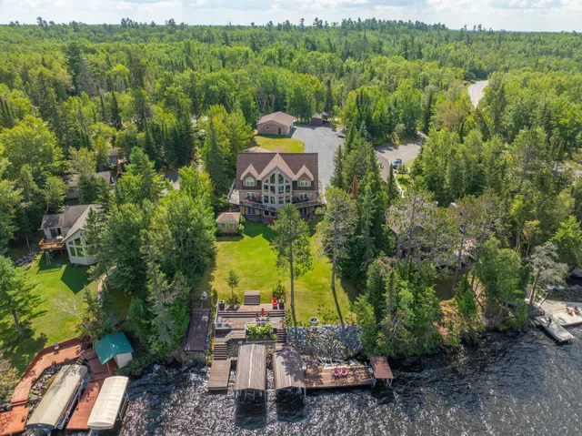 $1,274,000 | 2565 County Road 103, International Falls, MN 56649