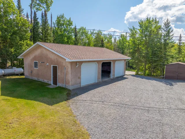 $1,274,000 | 2565 County Road 103, International Falls, MN 56649