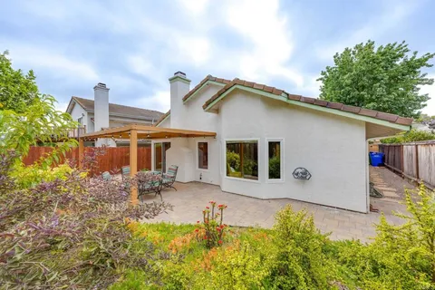 $1,199,900 | 7934 Calle Posada, Carlsbad, CA 92009