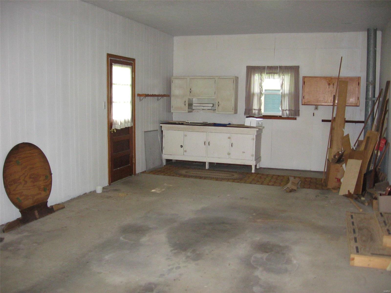 1690 Methodist Street Carlyle, IL 62231 - Photo 19 of 29