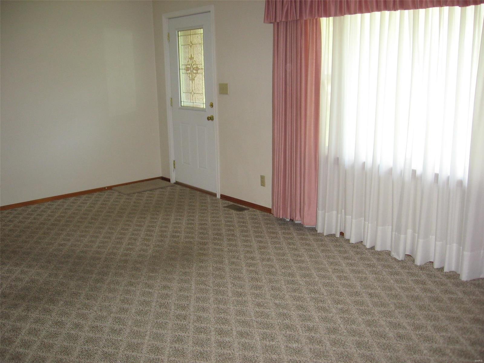 1690 Methodist Street Carlyle, IL 62231 - Photo 4 of 29