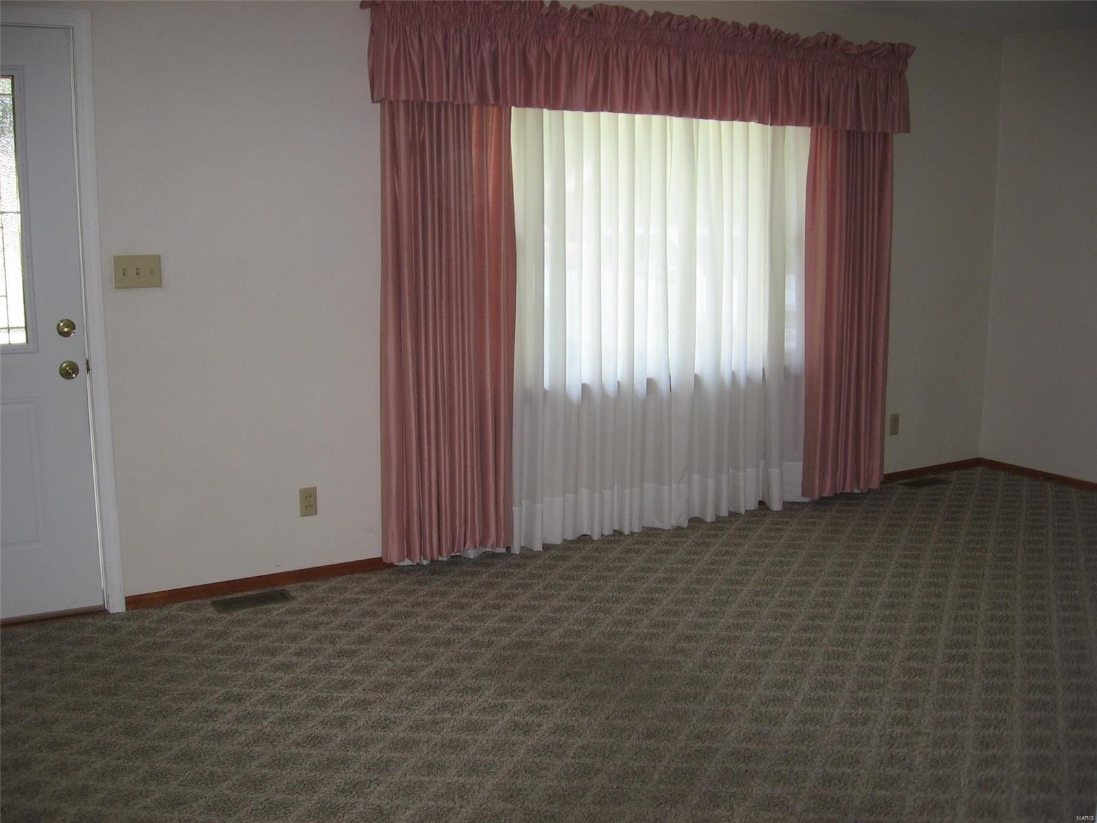 1690 Methodist Street Carlyle, IL 62231 - Photo 6 of 29