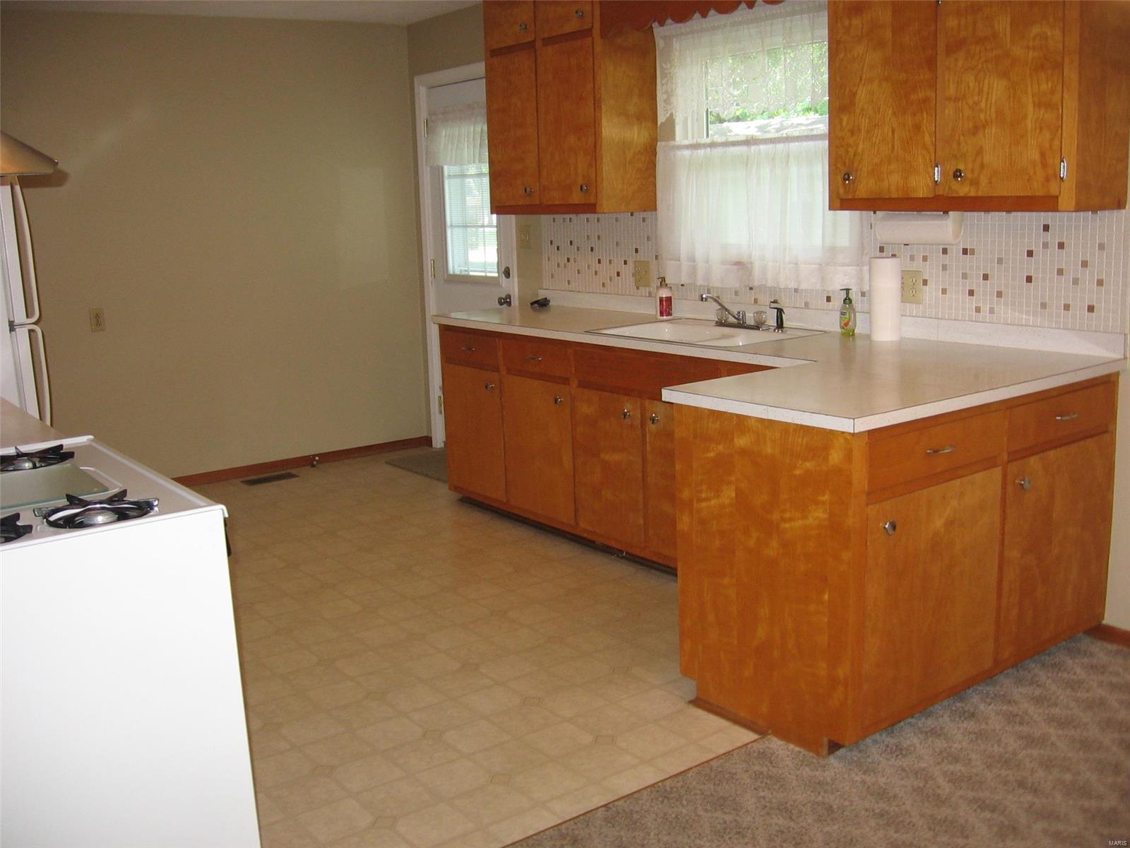 1690 Methodist Street Carlyle, IL 62231 - Photo 7 of 29